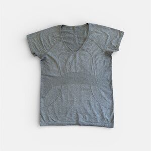 lululemon athletica Gray Short Sleeve Tee